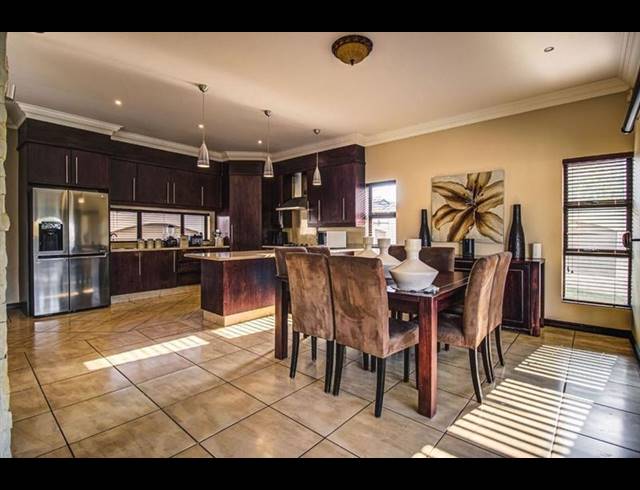4 BEDROOM HOUSE FOR SALE IN GLEN EAGLE ESTATE